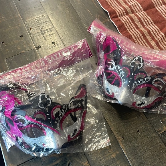 Other - Set of 2 Carnaval Masks 🎭